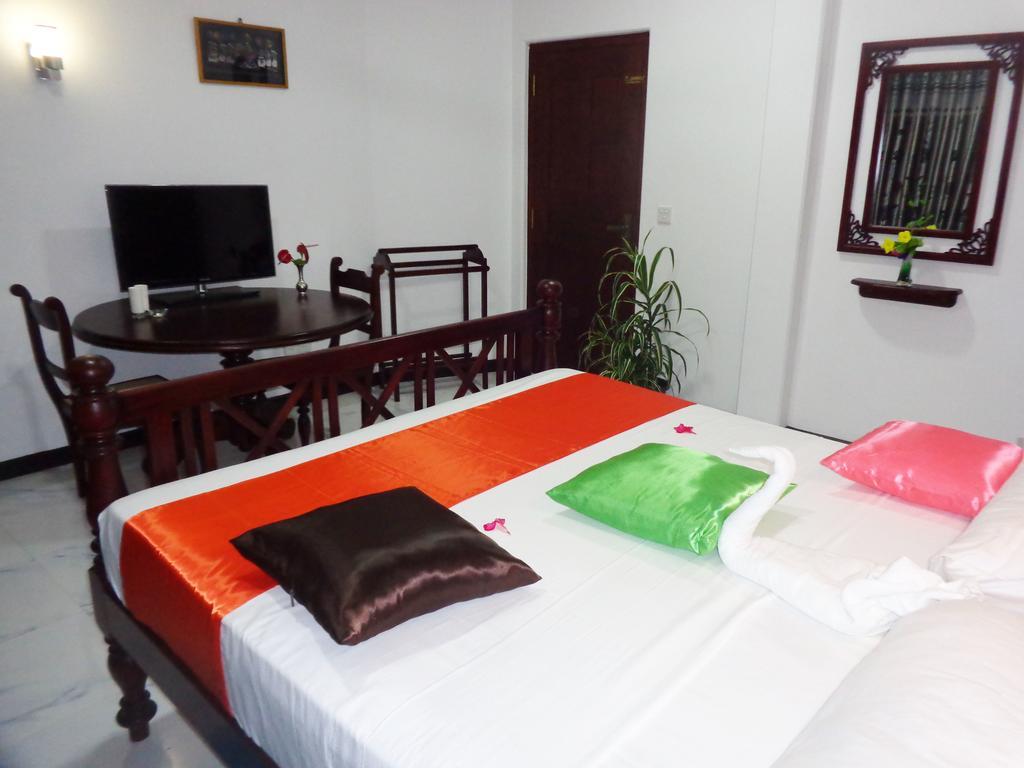 Hotel Italia Амбаланґода Екстер'єр фото